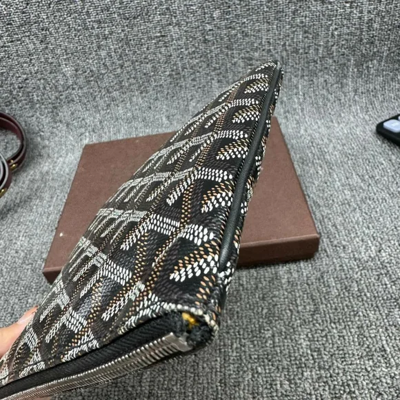 100% Authentic Goyard Canvas Clutch Bag - Picture 5 of 12